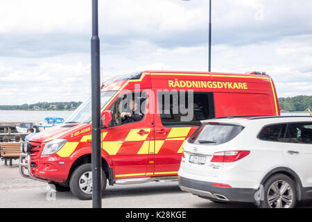 Vastervik, Svezia- Luglio 31, 2017: fire department Rescue Diver Foto Stock