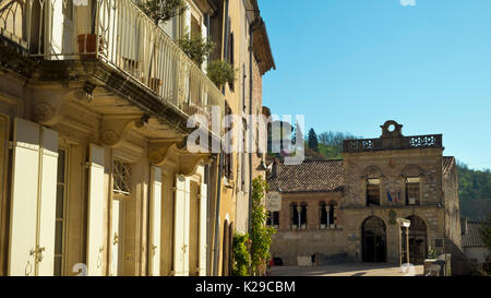 Pittoresca architettura a penne d'Agenais, Lot-et-Garonne, Francia. Foto Stock