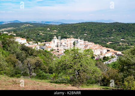 Vista panoramica del villaggio provenzale di Ramatuelle sulla Riviera francese Foto Stock