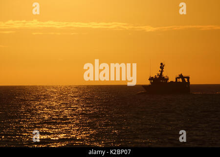 Tramonto sul peschereccio. Mare del Nord, Agosto 2015. Proprietà rilasciato. Foto Stock