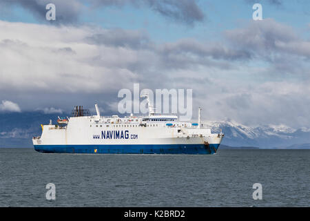 Navimag traghetto "Eden" vela fino l'ultima speranza di suono (Ultima Esperanza) a Puerto Natales, Cile. Tutti i non-usi editoriali deve essere eliminato singolarmente. Foto Stock