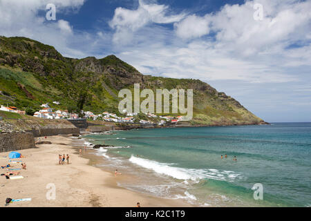Sao Lourenco Bay, la spiaggia si trova nella parte nord-est di Santa Maria Island, Azzorre, Portogallo, Oceano Atlantico, Agosto 2014. Foto Stock