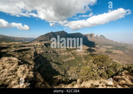 Ampia vista del Simien Mountains National Park, Amhara Region, Etiopia, Africa, marzo 2009. Foto Stock