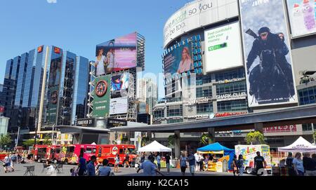 Dundas Square a Toronto Foto Stock