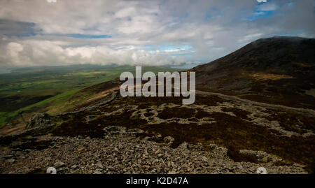 Capanna cerchio gruppi nell'Età del Ferro hill fort, Tre'r Ceiri vicino Yr Eifl, sopra Nefyn, Gwynedd, Galles, settembre 2013. Foto Stock