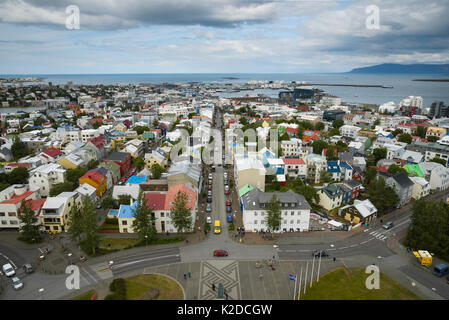 Reykjavik vista aerea, fotografati da Hallgrímskirkja (chiesa), Islanda, Luglio 2015 Foto Stock