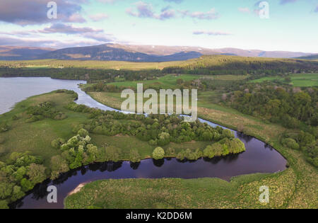 Veduta aerea Insh Marshes Riserva Naturale Nazionale, Cairngorms National Park, Scotland, Regno Unito, maggio 2016. Foto Stock