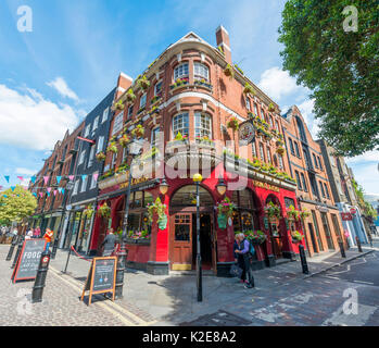 Corona e ancora, Pub Inglese, Ristorante, Bar, London, England, Regno Unito Foto Stock