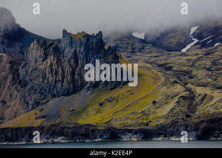 Paesaggio vulcanico, Jan Mayen, subartiche isola tra le isole Svalbard e l'Islanda, la Norvegia, luglio 2016. Foto Stock