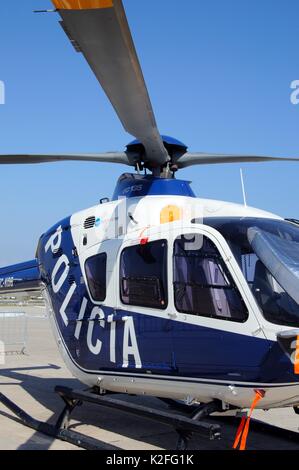 Guardia Civil elicottero Eurocopter EC135 a seconda esibizione aerea all'aeroporto di Malaga, Malaga, Andalusia, Spagna, Europa occidentale. Foto Stock