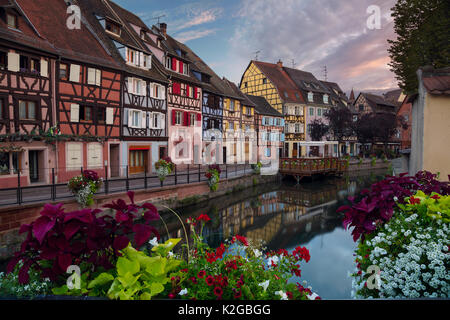 Città di Colmar. cityscape immagine della città vecchia di Colmar, Francia durante il tramonto. Foto Stock