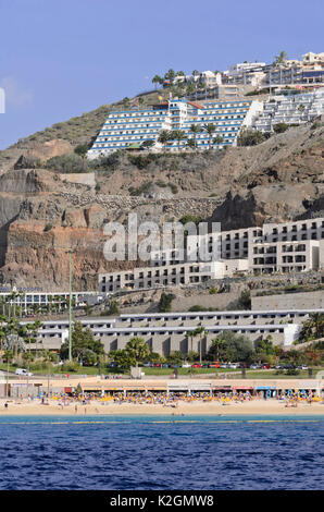 Hillside con alberghi e villaggi vacanze, taurito, gran canaria, Spagna Foto Stock