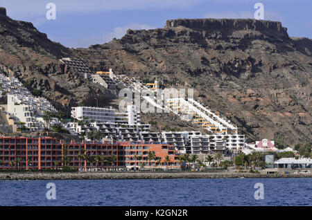 Hillside con alberghi e villaggi vacanze, taurito, gran canaria, Spagna Foto Stock