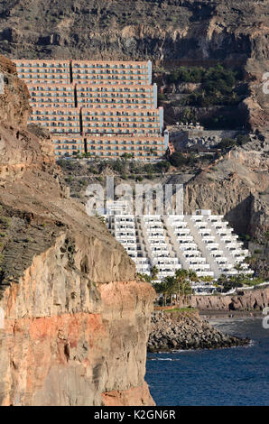 Hillside con alberghi e villaggi vacanze, taurito, gran canaria, Spagna Foto Stock