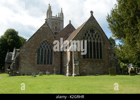 Chiesa di tutti i Santi Newland La Cattedrale della foresta risalenti all'inizio del 1200 Foresta di Dean Gloucestershire England Regno Unito GB Foto Stock