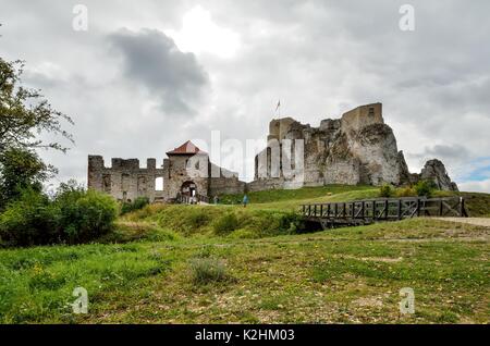 RABSZTYN, Polonia - Agosto 13, 2017: Bellissimo castello storico rovine nel Rabsztyn, Polonia. Foto Stock