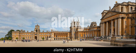 Blenheim Palce, Woodstock. Regno Unito, vista dall'ala occidentale guardando a nord-est verso l'ingresso anteriore e ala est Foto Stock