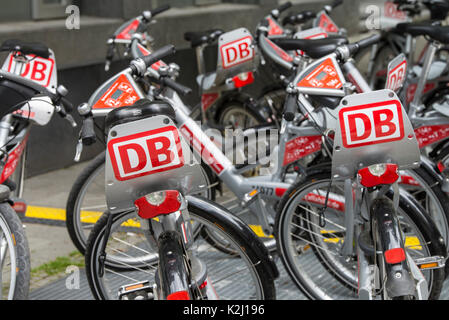 Biciclette da chiamare un moto di Deutsche Bahn Foto Stock