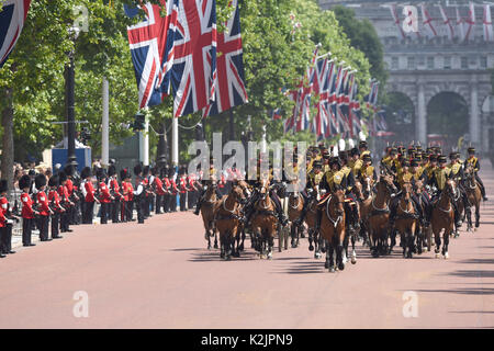 Foto deve essere accreditato ©Alpha premere 079965 17/06/2017 Trooping il colore a Buckingham Palace a Londra. Foto Stock