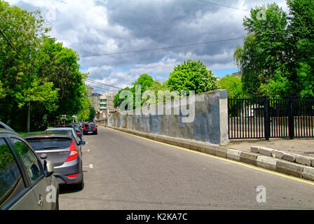 Street vicino alla zona della stazione di Kiev nel tempo nuvoloso, Mosca Foto Stock