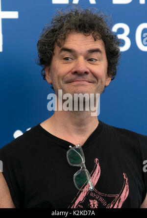 Contrassegnare i cugini assiste la giuria photocall durante la 74a Mostra del Cinema di Venezia al Palazzo del Cinema di Venezia (Italia), il 30 agosto 2017. Foto: Hubert Boesl - nessun filo SERVICE - foto: Hubert Boesl/ Foto Stock