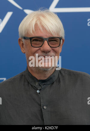 Venezia, Italia. Il 30 agosto, 2017. Ricky Tognazzi assiste la giuria photocall durante la 74a Mostra del Cinema di Venezia al Palazzo del Cinema di Venezia (Italia), il 30 agosto 2017. Foto: Hubert Boesl - nessun filo SERVICE - foto: Hubert Boesl//dpa/Alamy Live News Foto Stock