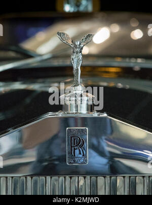 Dettaglio del 1933 Rolls Royce Phantom II Continental Park Ward Touring berlina sul display in BMW World, Monaco di Baviera, Germania Foto Stock