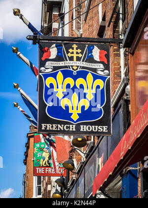 La famosa casa francese, 49 Dean Street, Soho, Londra, ben noto come un ritrovo di artisti e scrittori. Foto Stock
