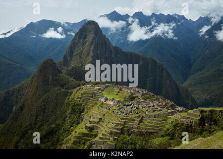 Machu Picchu xv secolo rovine Inca (sito Patrimonio Mondiale), la Valle Sacra, Perù, Sud America Foto Stock