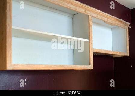 Vuoto Apri cabinet in legno di quercia Foto Stock