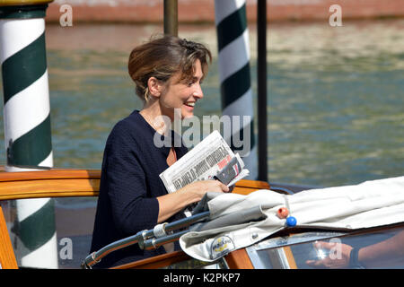 Venezia, Italia. 31 Agosto, 2017. 74a Mostra del Cinema di Venezia 2017, celebrità arrivi. Nella foto: Julie Gayet Credit: Indipendente Photo Agency Srl/Alamy Live News Foto Stock