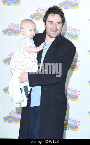 Foto deve essere accreditato ©Alpha premere 079965 26/02/2017 George Gilbey e figlia Amelie Iris Gilbey al Teletubbies ventesimo anniversario partito svoltasi al BFI Southbank in Lodnon Foto Stock