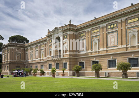 Vista dal famoso luogo turistico il Museo del Vaticano. Cristiano e i musei di arte nella Città del Vaticano, Roma, Italia. Giugno 2017 Foto Stock