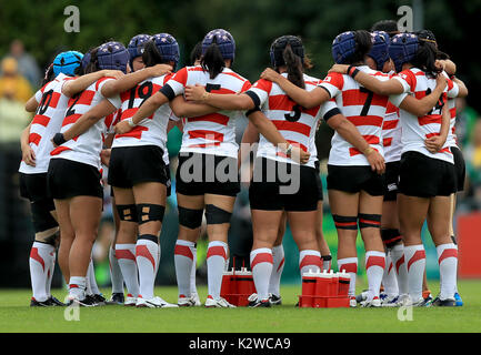 Giappone team huddle durante il 2017 le donne la Coppa del Mondo di Rugby, Pool C corrisponde all'UCD Bowl, Dublino. Foto Stock