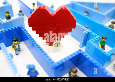 Lego amore nascondino Foto Stock