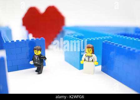 Lego Mini figura la sposa e lo sposo Foto stock - Alamy