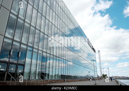 BBC Scotland studios in Pacific Quay, Glasgow - moderno sviluppo architettonico sulle rive del fiume Clyde a Glasgow, Scozia Foto Stock