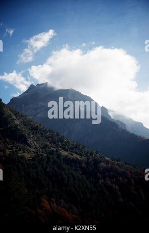 Izas valle nei Pirenei, Valle di Canfranc, Aragona, Huesca, Spagna. Foto Stock