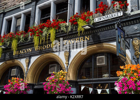 Deacon Brodies Tavern. Il Royal Mile di Edimburgo Regno Unito Scozia Foto Stock