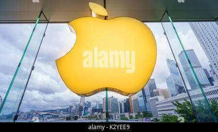 Interno Apple store nel quartiere centrale di Hong Kong, Cina Foto Stock