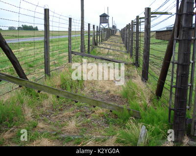 Recinzioni di Majdanek campo di concentramento nei pressi di Lublino (Polonia) Foto Stock