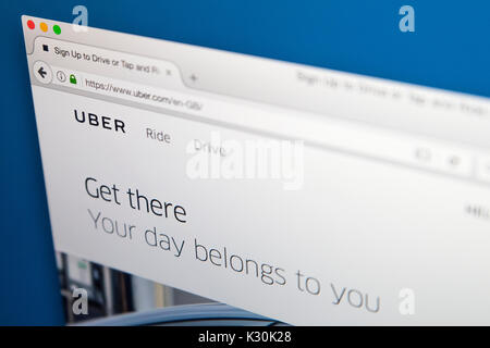 LONDON, Regno Unito - 7 AGOSTO 2017: la homepage del sito ufficiale di Uber - l'operatore dell'Uber trasporto auto mobile app, il 7 agosto 20 Foto Stock