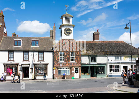 Casa mercato e ciottoli a piedi, High Street, Steyning, West Sussex , in Inghilterra, Regno Unito Foto Stock