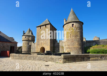 Il castello di Fougeres in Bretagna, Francia Foto Stock