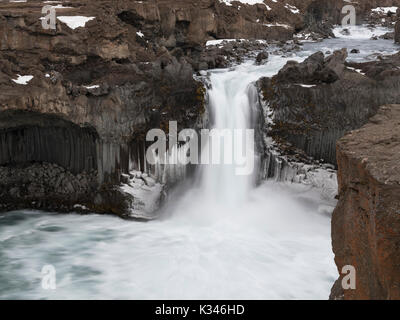 Cascata di Aldeyjarfoss, Húsavík, Islanda Foto Stock