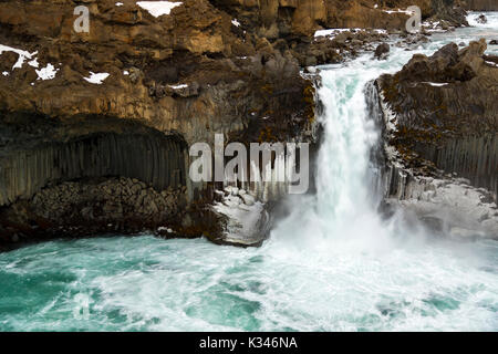 Cascata Aldeyjarfoss, Húsavík, Islanda Foto Stock