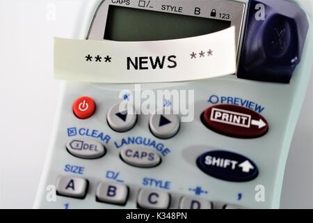 Una immagine di ' Notizie ' scritto su di un dispositivo di etichettatura - Close up - Editoriale illustrativa Foto Stock