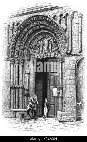 1870: Rochester Cathedral, formalmente la Chiesa Cattedrale di Cristo e la Beata Vergine Maria, costruita intorno al 1080 è una chiesa inglese di architettura normanna in Rochester, Kent, Inghilterra. La grande porta occidentale è di Norman lavora con concentrici archi modellato. Il timpano semicircolare raffigura Cristo al centro, con i Santi Justus e fiancheggianti Ethelbert lui su entrambi i lati della porta. Foto Stock