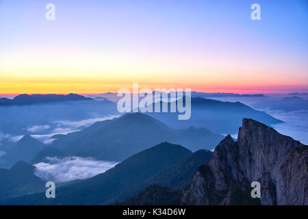 Il pittoresco sunrise nelle Alpi austriache Foto Stock