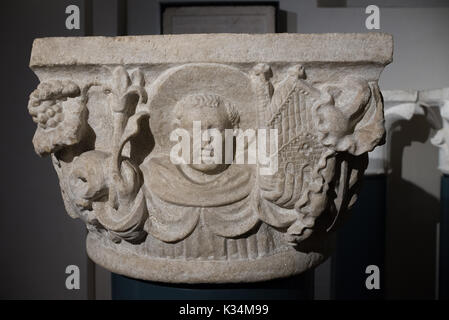 Brescia, Italia, 11 agosto 2017, scultura antica nel museo di rovine romane e di Santa Giulia Foto Stock